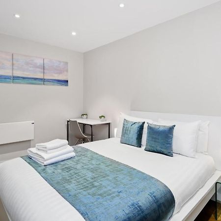 Spacious 1 Bedroom Flat Londra Exterior foto